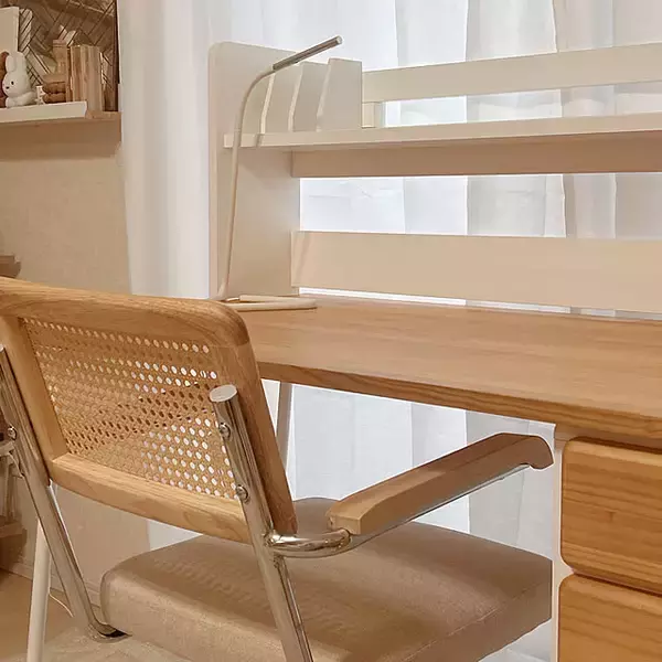 「シンプルから個性派までさまざまなデザインがそろう！IKEAで見つける理想のデスクライト」の画像