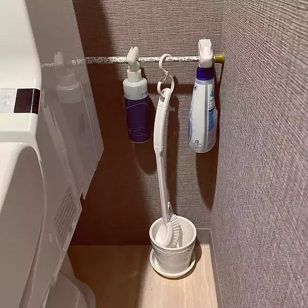 「トイレ掃除がもっとラクになる！清潔で見た目もすっきりとした、トイレブラシの置き方6選」の画像