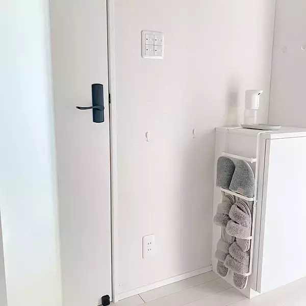 「空間を有効活用できる！省スペースな山崎実業の玄関収納アイテム6選」の画像