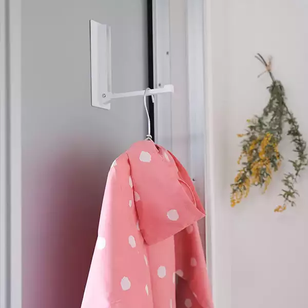 「空間を有効活用できる！省スペースな山崎実業の玄関収納アイテム6選」の画像