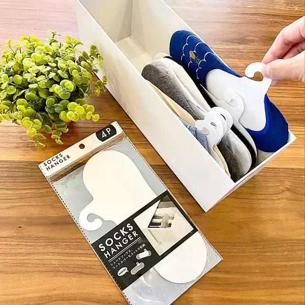 「すっきり片付いてすぐ手に取れる♪100均便利アイテムでストレスフリーな靴下収納を」の画像
