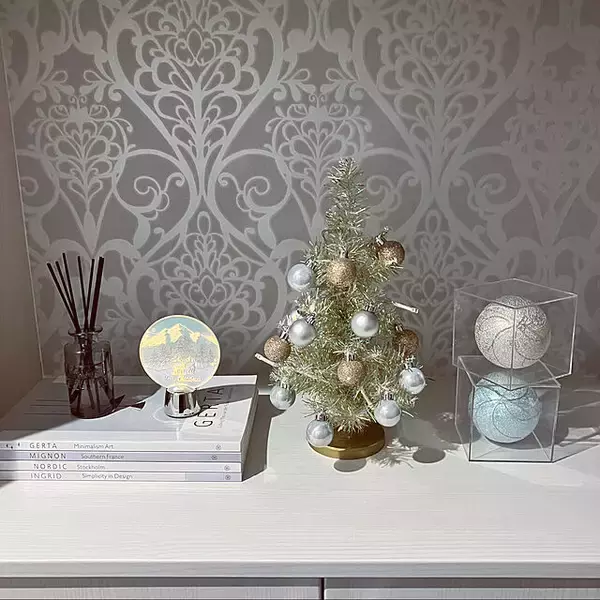 「わくわくが止まらない♡小さなスペースで楽しむクリスマスディスプレイ10選」の画像