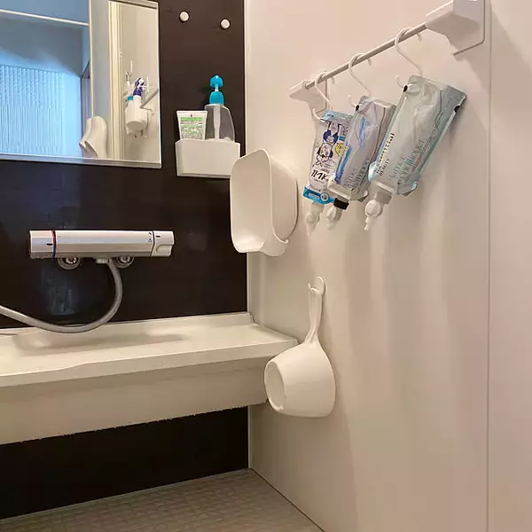 「お掃除らくらく見た目もすっきり！直置きを防ぐアイデア6選」の画像