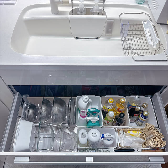 「収納はスマートに、窓辺には彩りを。メリハリで暮らしが整うL字型キッチン」 by miyuさん