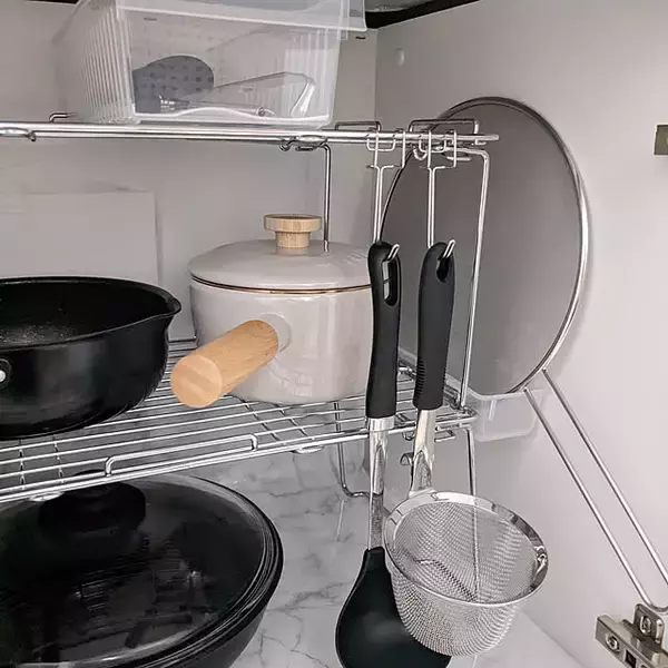 「ひと工夫で収納性をUPできる！セリアのステンレスフックシリーズの活用術」の画像