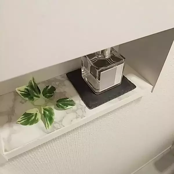 「リメイクシートで簡単＆効果抜群！トイレのイメージチェンジ実例」の画像