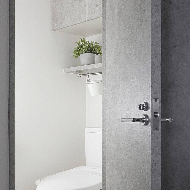 リメイクシートで簡単＆効果抜群！トイレのイメージチェンジ実例