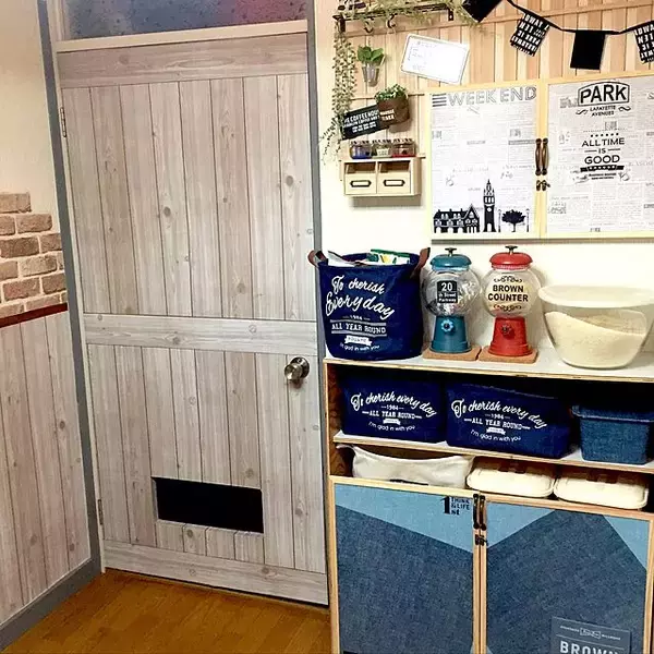 「いろんな風合いが楽しめる！ダイソーのデニム調リメイクシートが大活躍」の画像