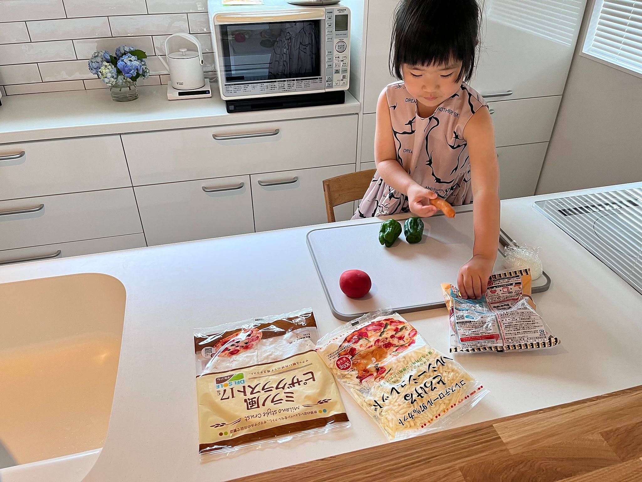 「ラク＆安心だから子どもと立てる、笑顔が似合う明るいキッチン」 by tomokonさん