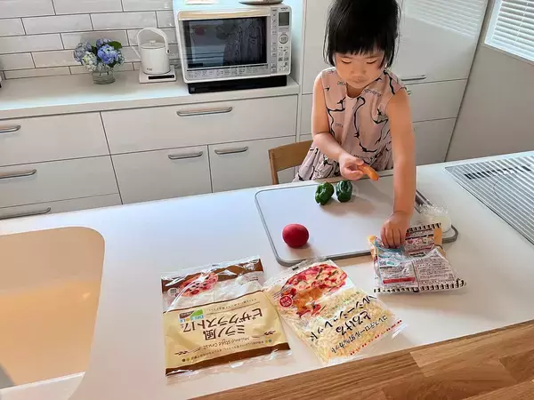 「「ラク＆安心だから子どもと立てる、笑顔が似合う明るいキッチン」 by tomokonさん」の画像