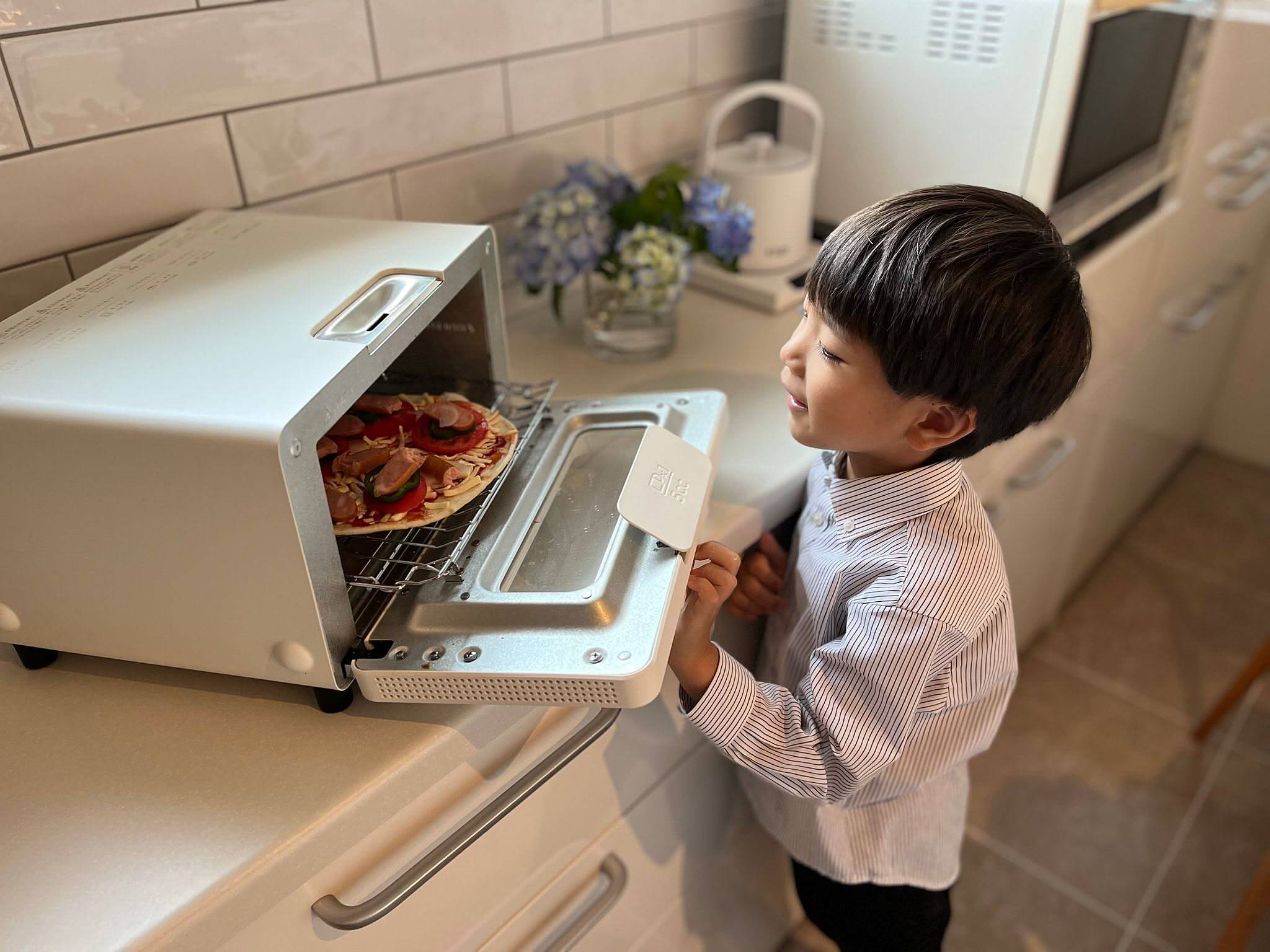 「ラク＆安心だから子どもと立てる、笑顔が似合う明るいキッチン」 by tomokonさん