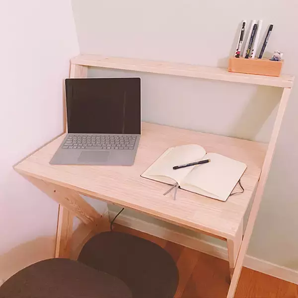 「手作りで一番使いやすいデスクを♪こだわりのつまったデスクDIY10選」の画像