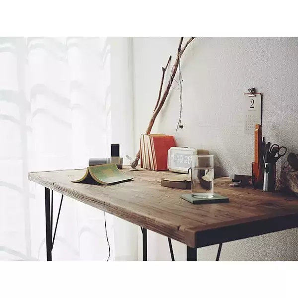 「手作りで一番使いやすいデスクを♪こだわりのつまったデスクDIY10選」の画像