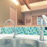 「貼るだけでOK♪100均「ガラスタイル」＆「タイルステッカー」でお手軽DIY」の画像1