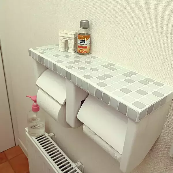 「貼るだけでOK♪100均「ガラスタイル」＆「タイルステッカー」でお手軽DIY」の画像