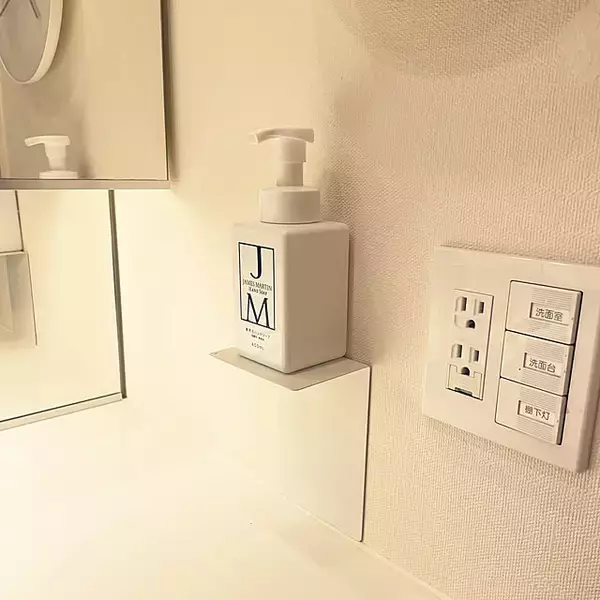「使いやすく清潔に。見た目も整うハンドソープの置き方や置き場所10選」の画像