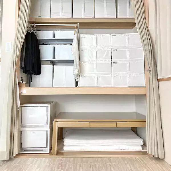 「見せる派も隠す派も納得！今すぐ実践したい押入れ収納のアイデア集」の画像