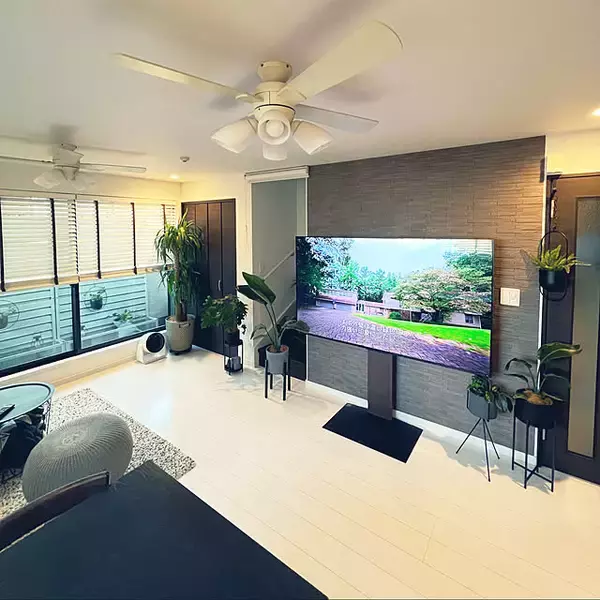 「高さ調整や移動もできて便利♪レイアウトが広がるテレビスタンドのあるお部屋」の画像