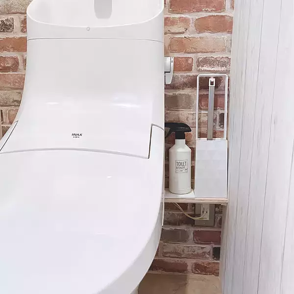 「「とりあえず置く」を解消♪使いやすくてすっきり整うトイレブラシの置き方」の画像
