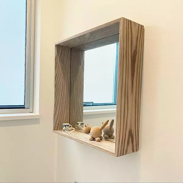 「暮らしを心地よくアップデート！使いやすくてデザイン性のあるニトリのミラー」の画像