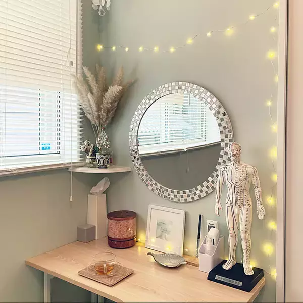 「暮らしを心地よくアップデート！使いやすくてデザイン性のあるニトリのミラー」の画像