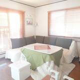 「おうち時間をもっと快適に♪寒い季節もほっこりとあたたかく過ごせるこたつのある部屋10選」の画像9