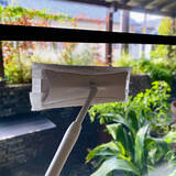 「手軽なアイデアからしっかり掃除できる方法まで！これでスッキリ網戸掃除のアイデア」の画像2