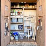 「分かりやすいから必要なものがすぐ取り出せる！物置収納をスッキリさせるアイデア集」の画像1