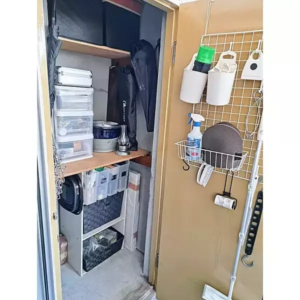 「分かりやすいから必要なものがすぐ取り出せる！物置収納をスッキリさせるアイデア集」の画像