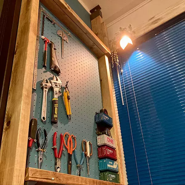 「スッキリ収納させて使い勝手もアップ♪DIYで作る工具収納スペース」の画像