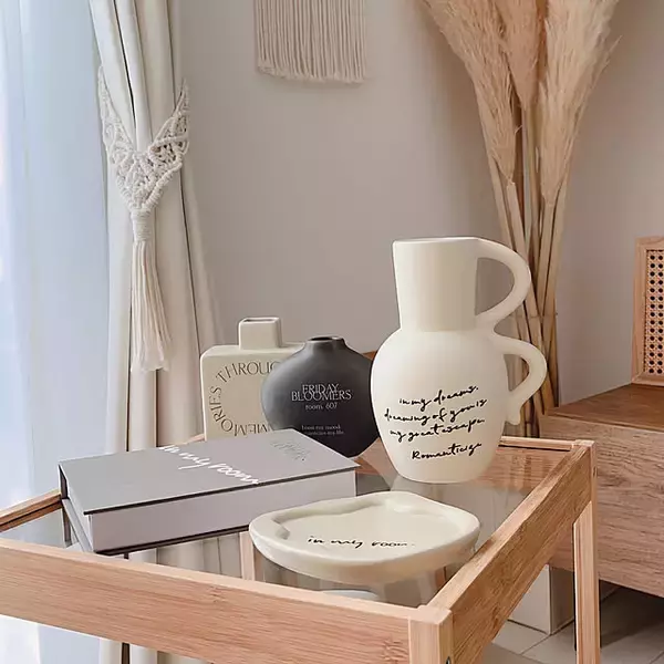 「【みんなが選んだ！】買ってよかった♪「3COINSのフラワーベース」5選」の画像