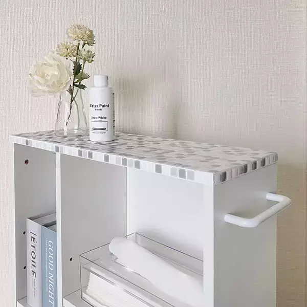 「シールで貼るだけで憧れのタイルDIYを楽しめる♪セリアのタイルシールを活用したアイデア」の画像