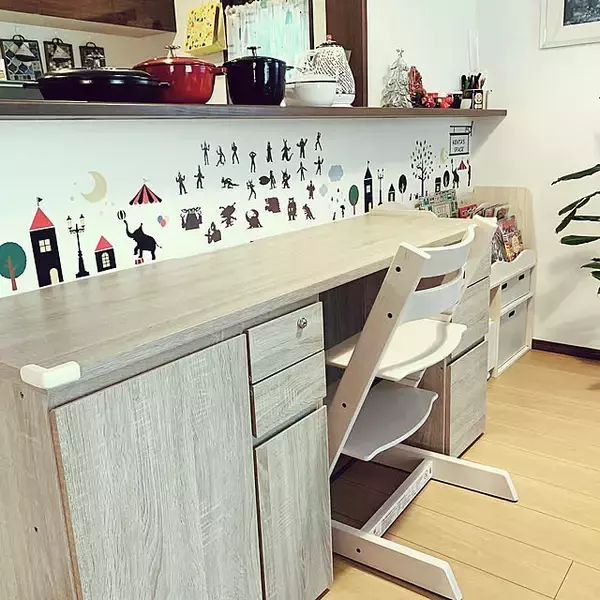 「赤ちゃんから大人まで使える！共に成長するストッケのハイチェア、トリップトラップのある暮らし」の画像