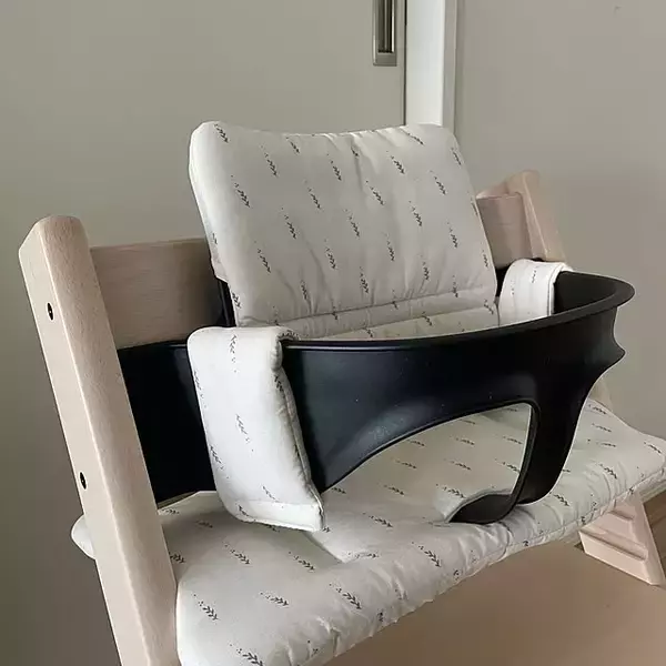 「赤ちゃんから大人まで使える！共に成長するストッケのハイチェア、トリップトラップのある暮らし」の画像