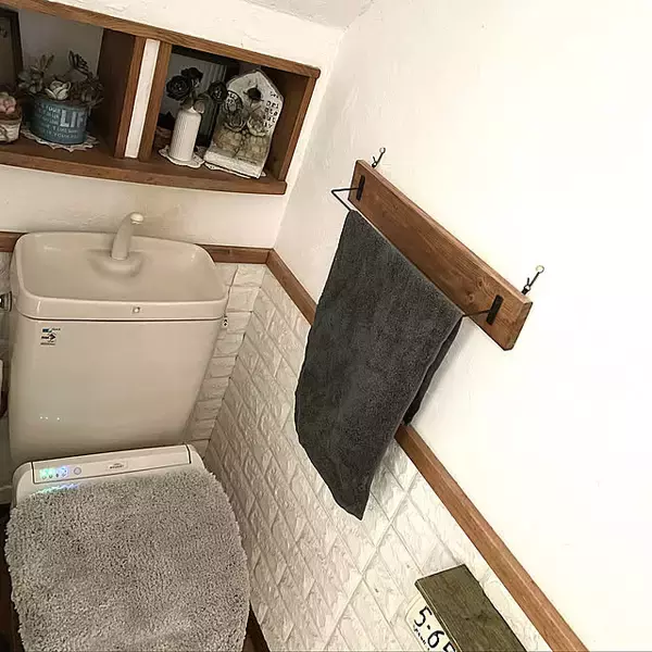 DIYで居心地アップ！トイレの壁をお好みにリメイクした実例10選