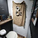 「DIYで居心地アップ！トイレの壁をお好みにリメイクした実例10選」の画像10