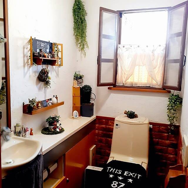 DIYで居心地アップ！トイレの壁をお好みにリメイクした実例10選