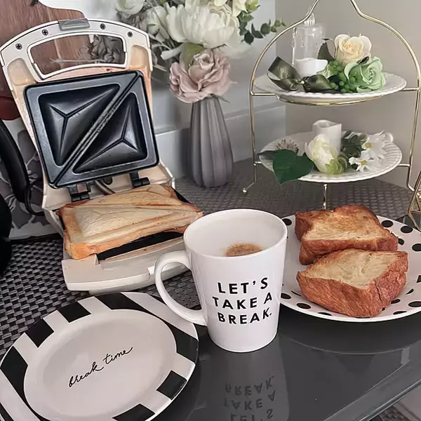 「食卓を華やかに着飾ってくれる♡どんなシーンにも使いやすいダイソーの高見え食器6選」の画像