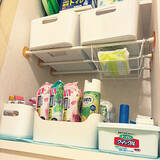 「ひと手間でズレや落下のストレス解消！つっぱり棒の落下防止アイデア6選」の画像1