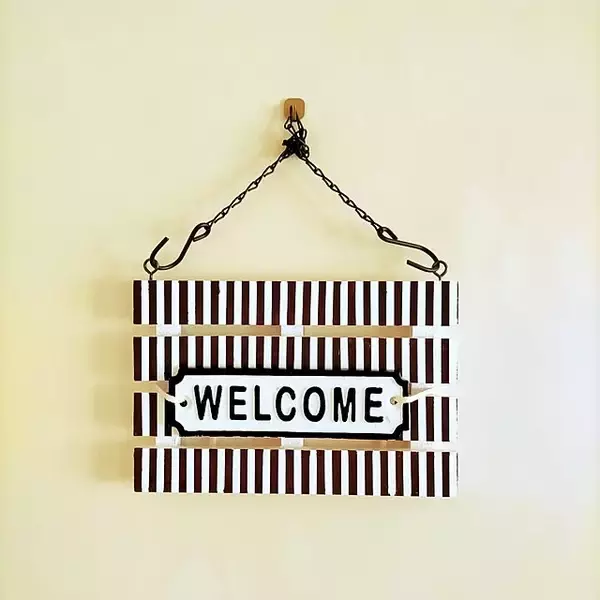 「収納もインテリアも自由にデザイン♪手に入れやすく加工もしやすい、すのこを活用したDIY実例」の画像