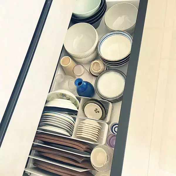 「「モノトーンですっきりと。使いやすく整えた、道具が映えるモダンなキッチン」 by Haruさん」の画像