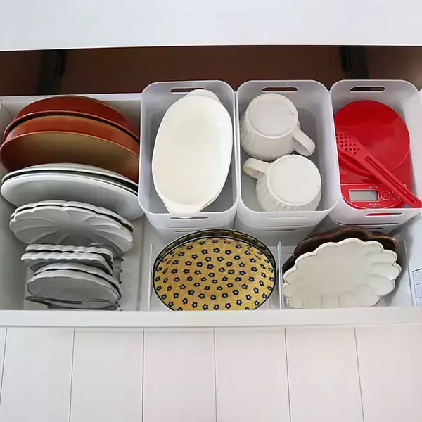 「お部屋のいろいろなものを仕分けて収納♪ダイソーの「積み重ね収納ボックス」」の画像