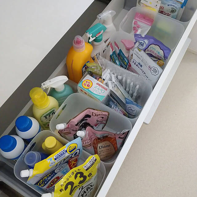 お部屋のいろいろなものを仕分けて収納♪ダイソーの「積み重ね収納ボックス」