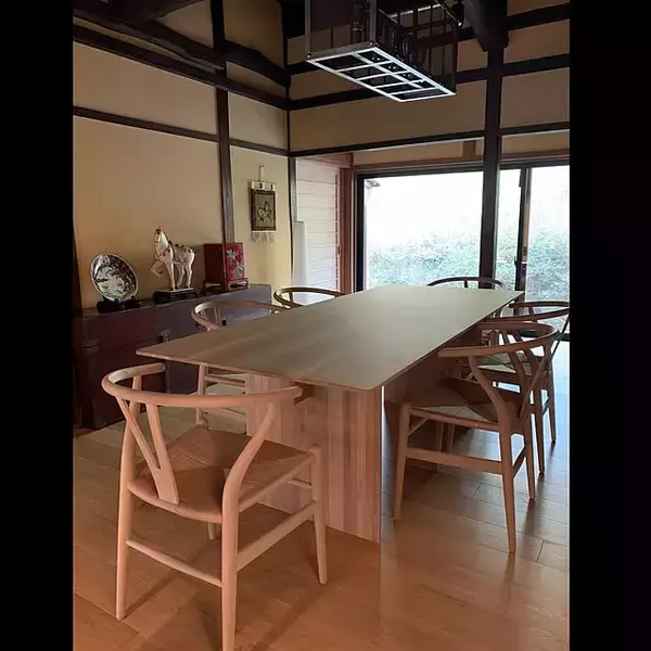 「コレに決めて正解でした☆みんなのこだわりダイニングテーブル7選」の画像