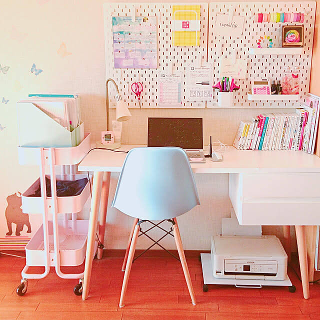 見た目も使いやすさもUP！IKEAアイテムでパソコン周りを便利に整えるアイテム