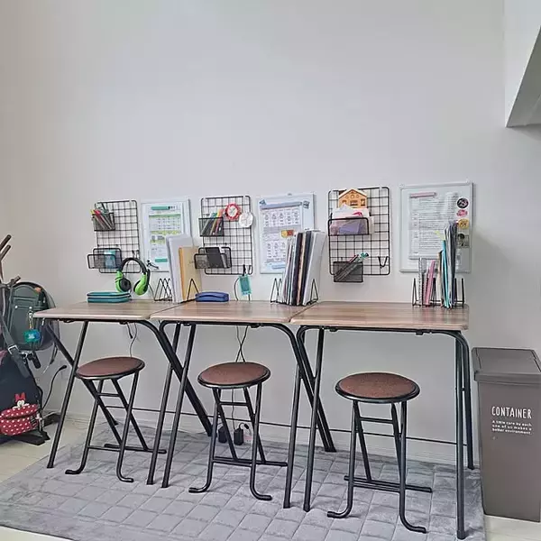 「勉強も仕事もはかどる！デスク周り収納に役立つセリアのアイテム」の画像