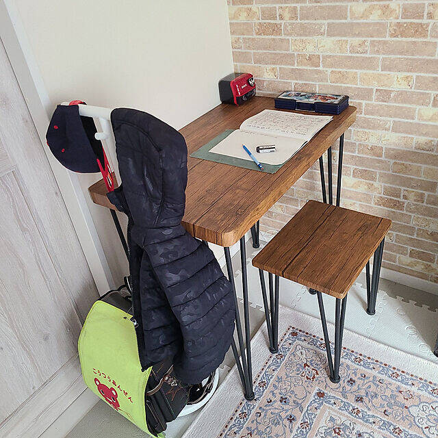 省スペースに自由なレイアウト♪クロシオのアートダイニング3点セット