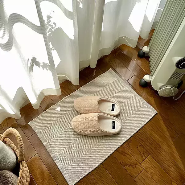 「【RoomClipが選んだ厳選3選】「わが家のルームシューズ」がテーマの素敵な投稿実例」の画像