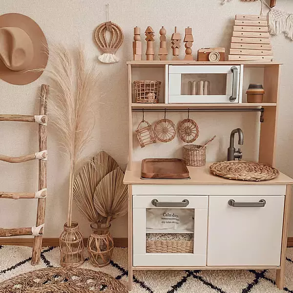 「【みんなが選んだ！】子ども部屋だけじゃもったいない♡オシャレなおままごとキッチン4選」の画像