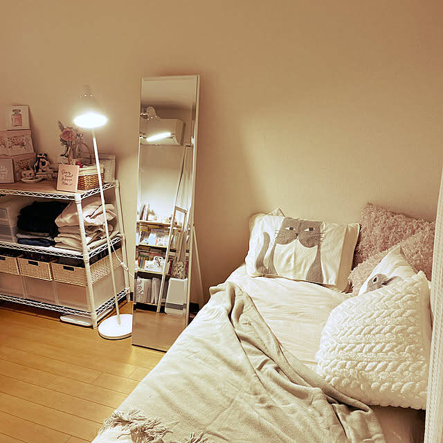 置くだけで暮らしが変わる！インテリアにも映えるスタンドタイプの全身鏡